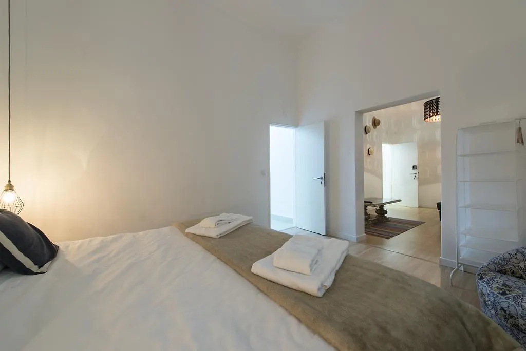 Old Town Lx Suites Lisbona Affittacamere