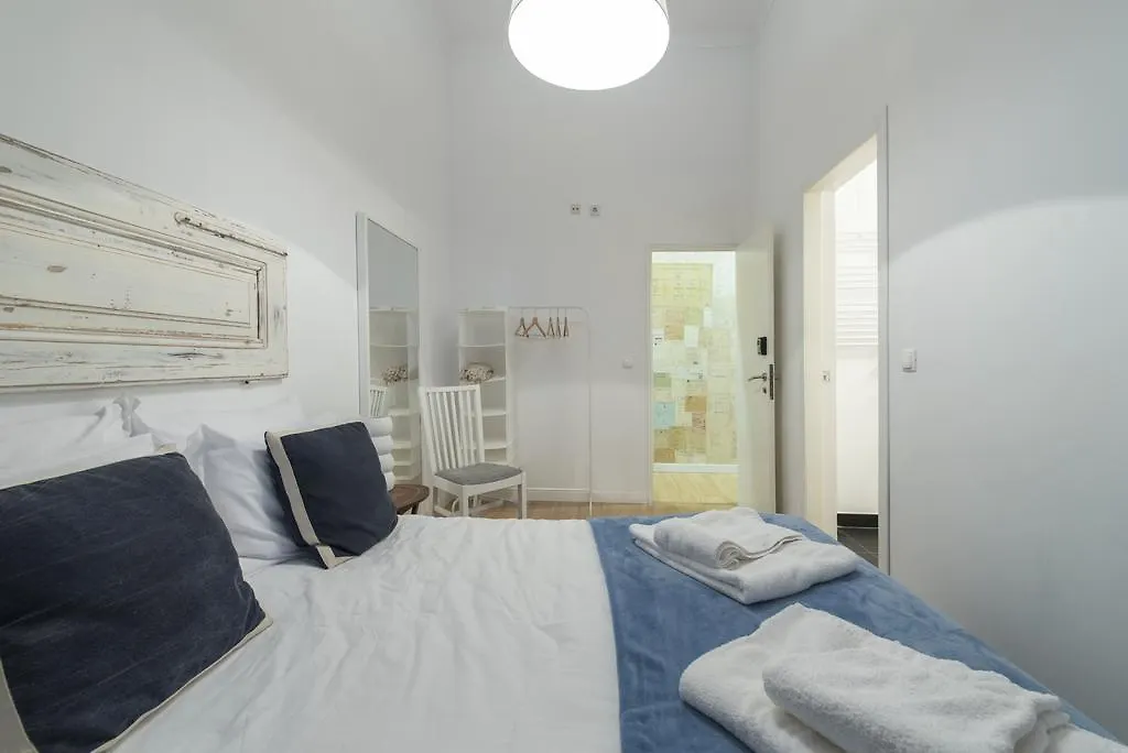 Guest house Old Town Lx Suites